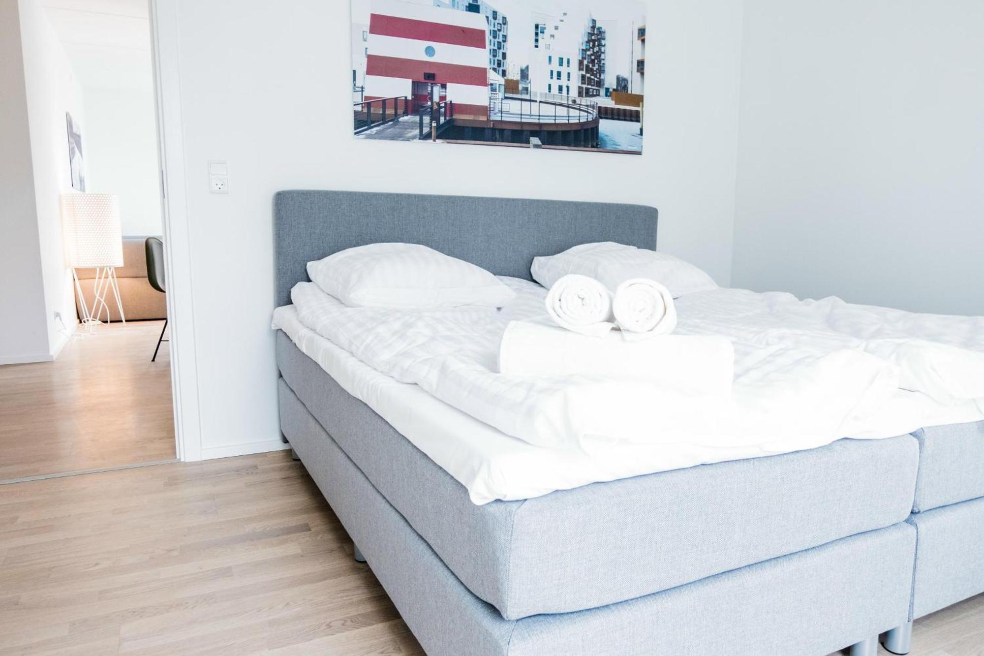 Cool 1-bed W. Private Terrace Apartment *